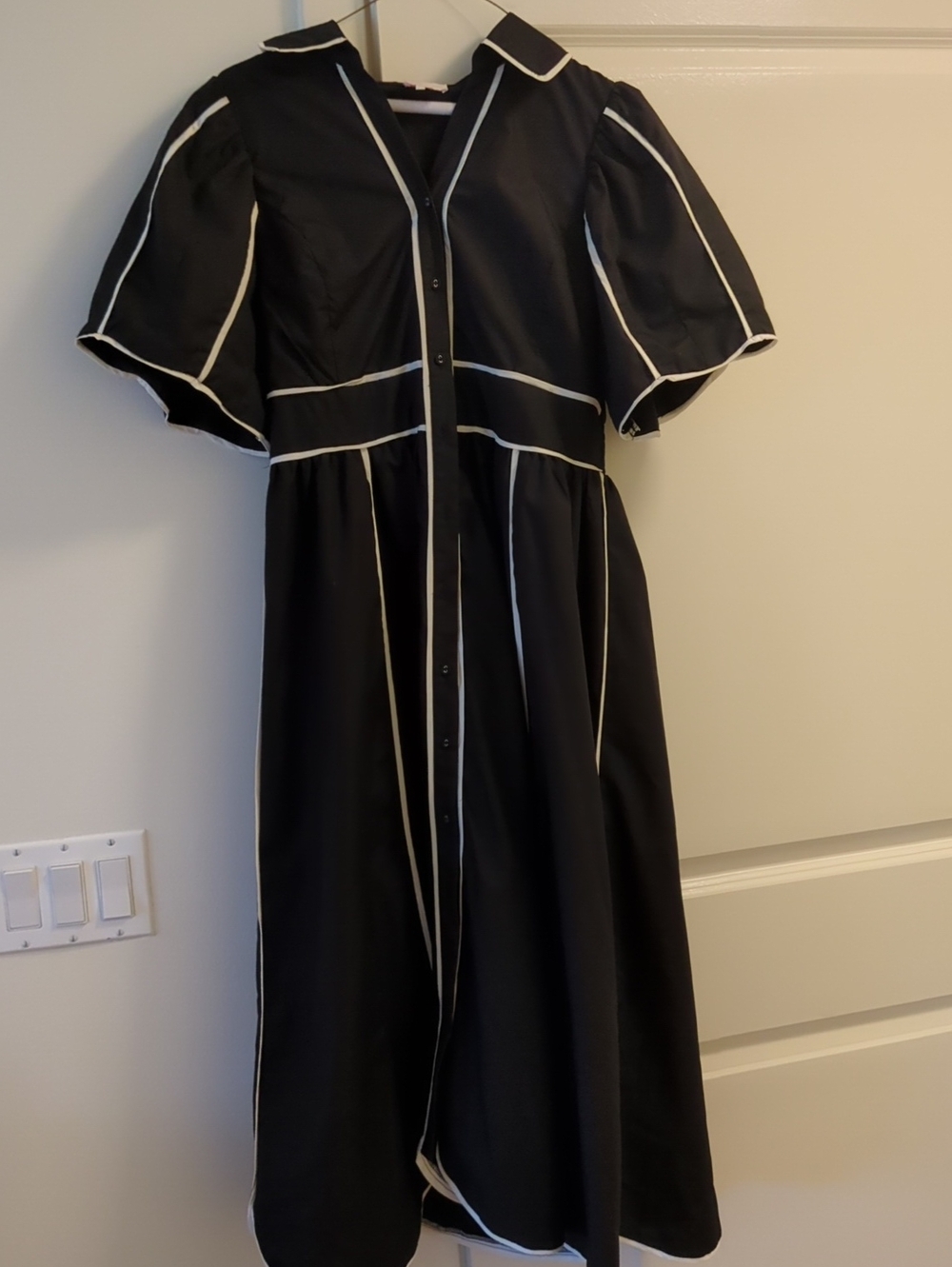 entro Black Midi Dress with White Piping